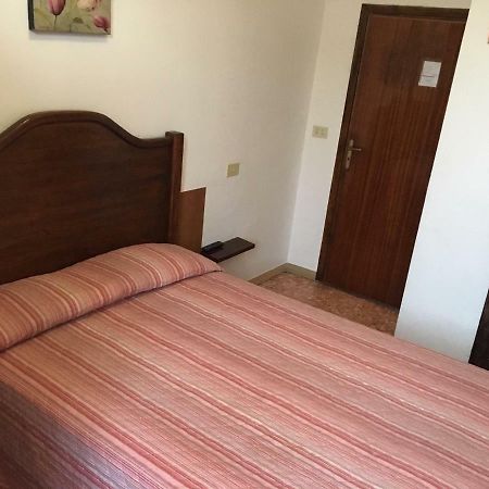 Hotel La Torretta Фолиньо Экстерьер фото