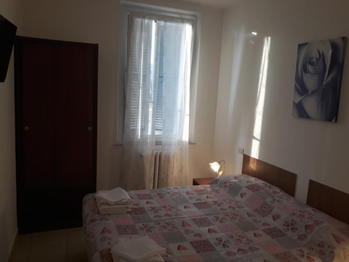 Hotel La Torretta Фолиньо Экстерьер фото