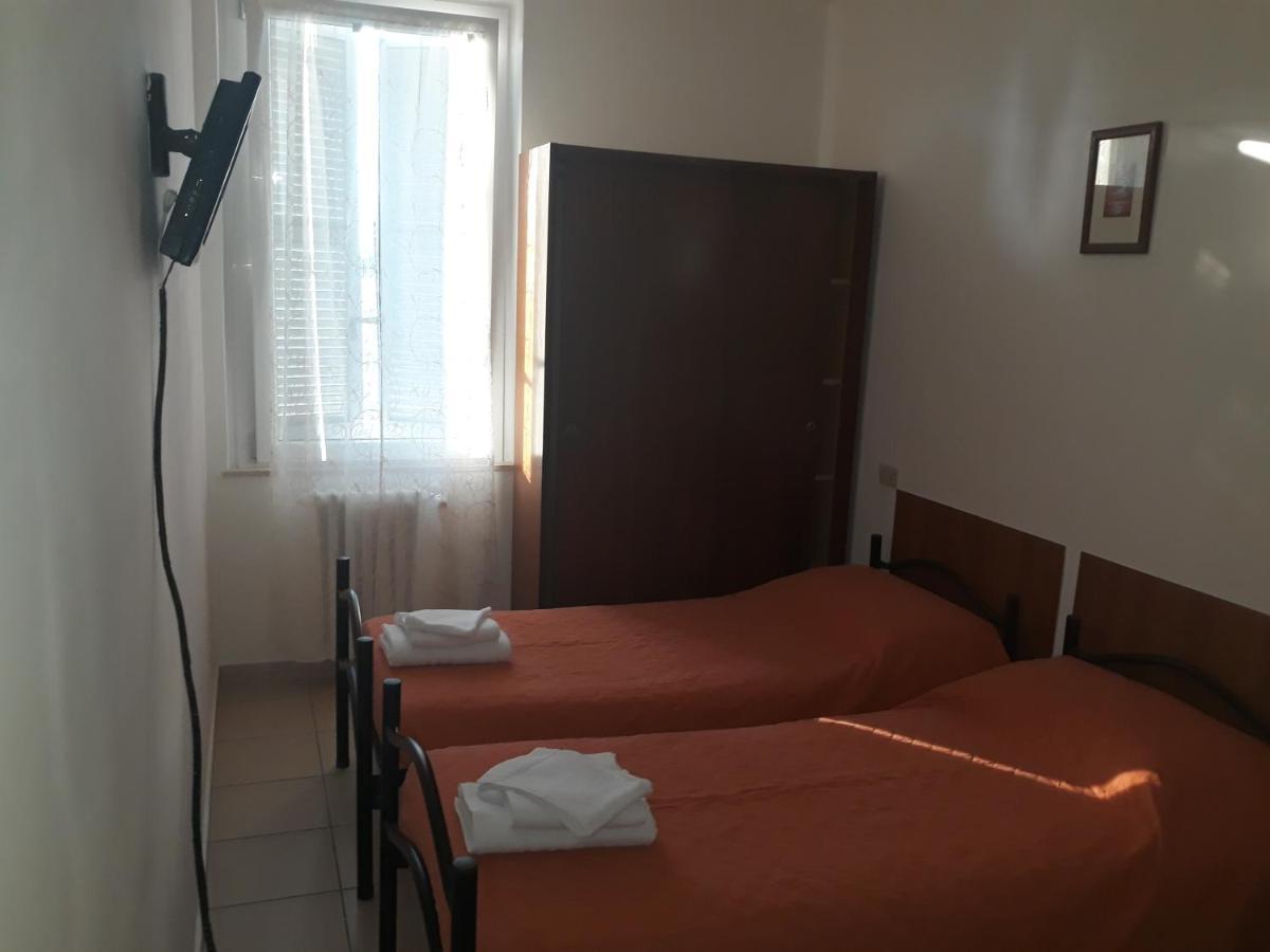 Hotel La Torretta Фолиньо Экстерьер фото