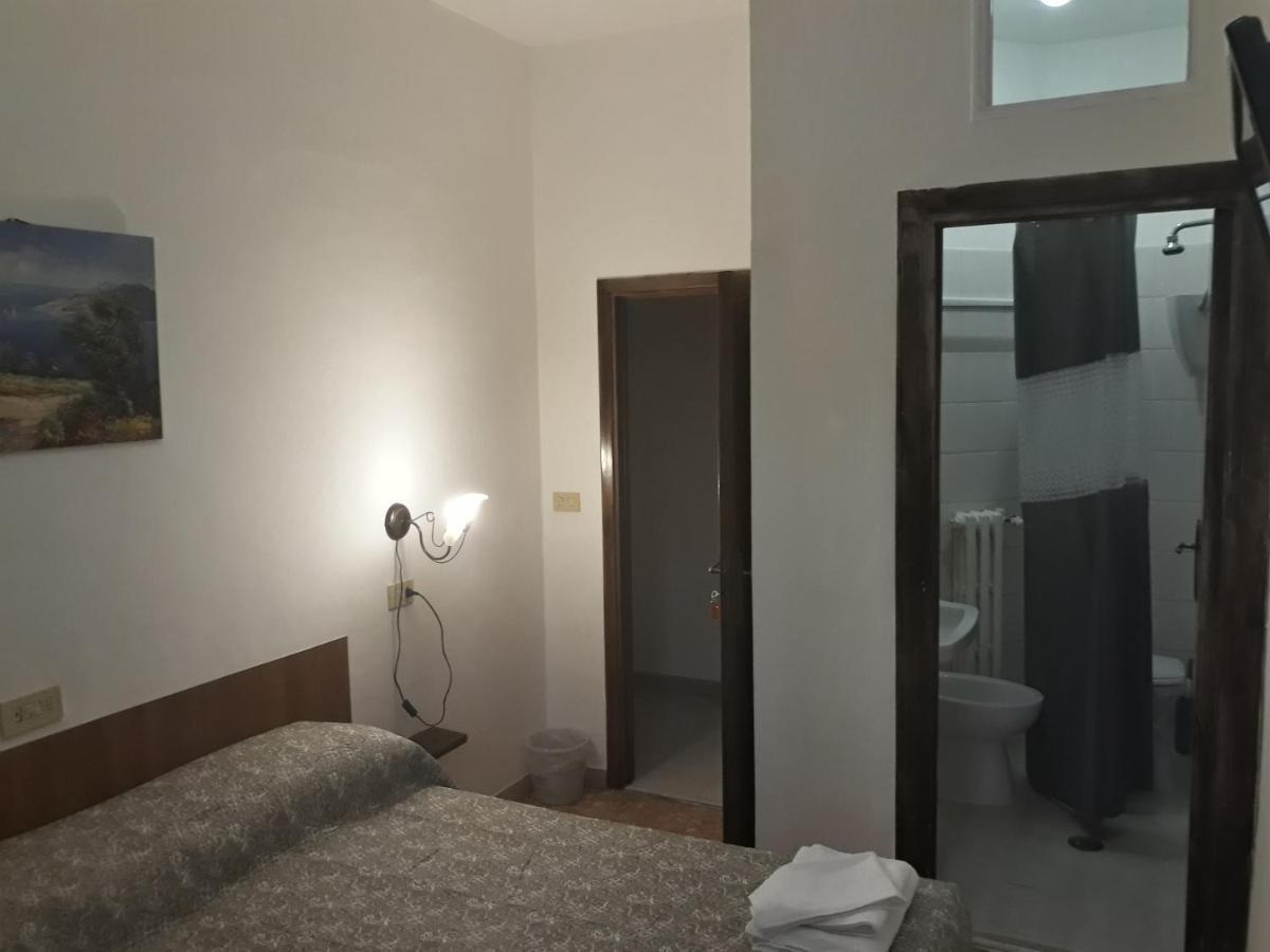 Hotel La Torretta Фолиньо Экстерьер фото